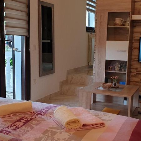 פולה Apartments Maletic מראה חיצוני תמונה