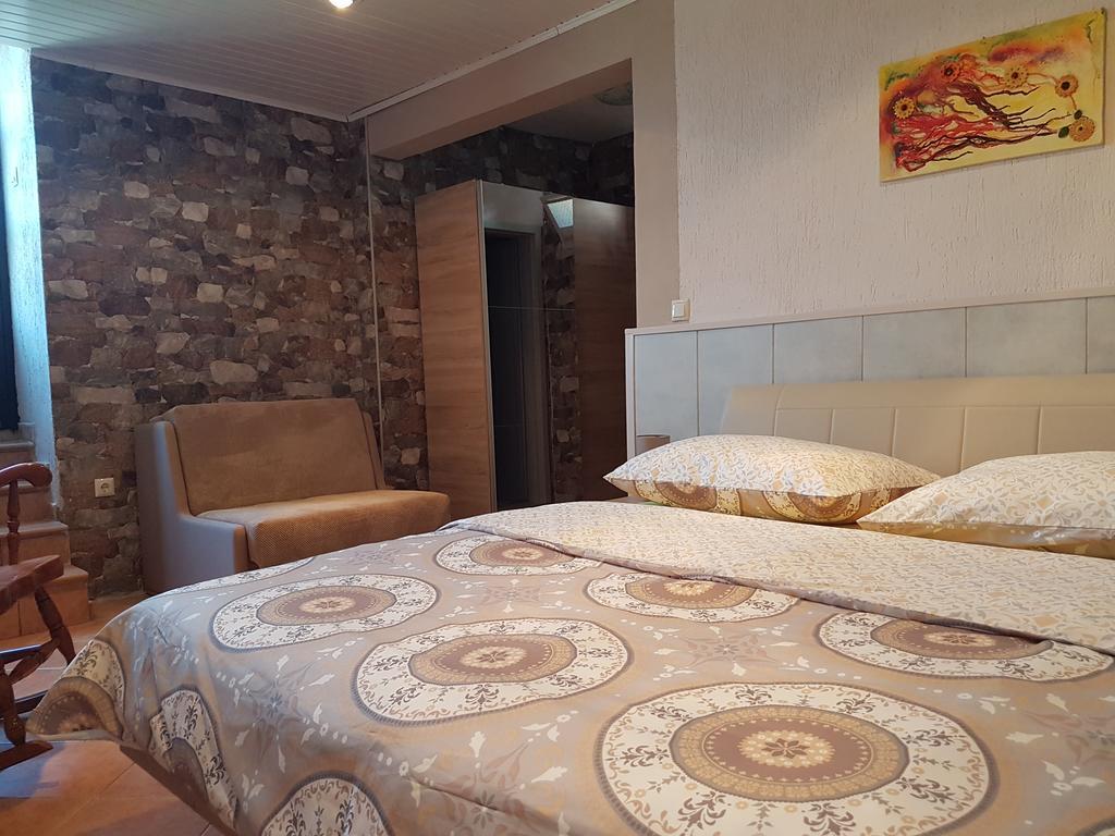 פולה Apartments Maletic מראה חיצוני תמונה