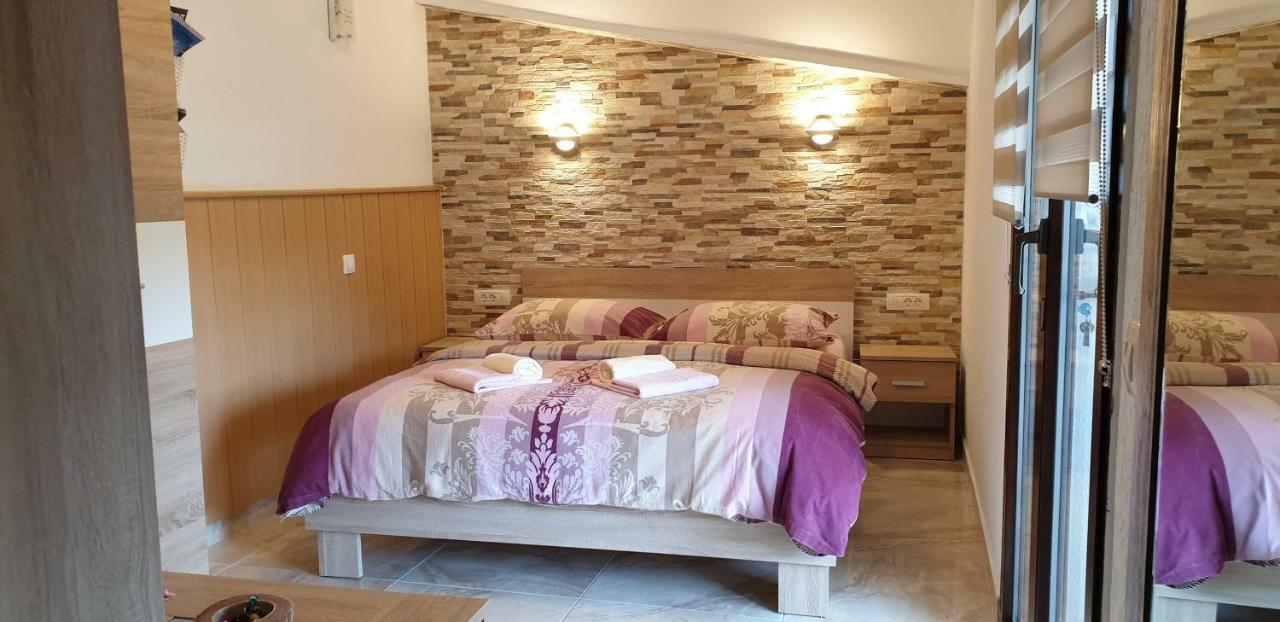 פולה Apartments Maletic מראה חיצוני תמונה